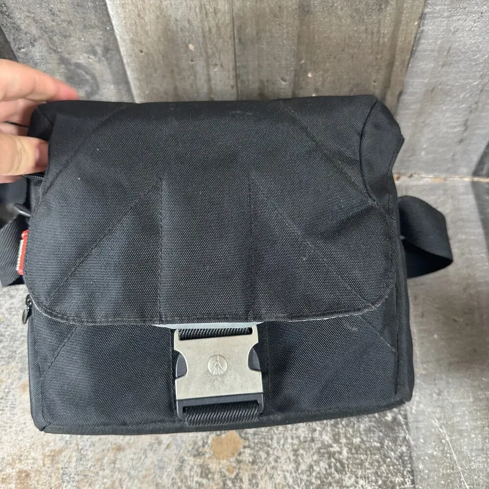 Manfrotto MB SSB-4BB BELLA IV DSLR Camera‎ Shoulder Bag (Black) Metal Buckle